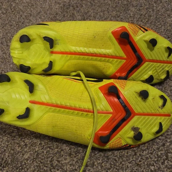 Nike Boys Soccer Cleats Size 3Y - Picture 3 of 5